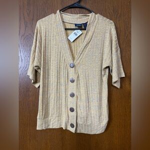 Day Trip top NWT